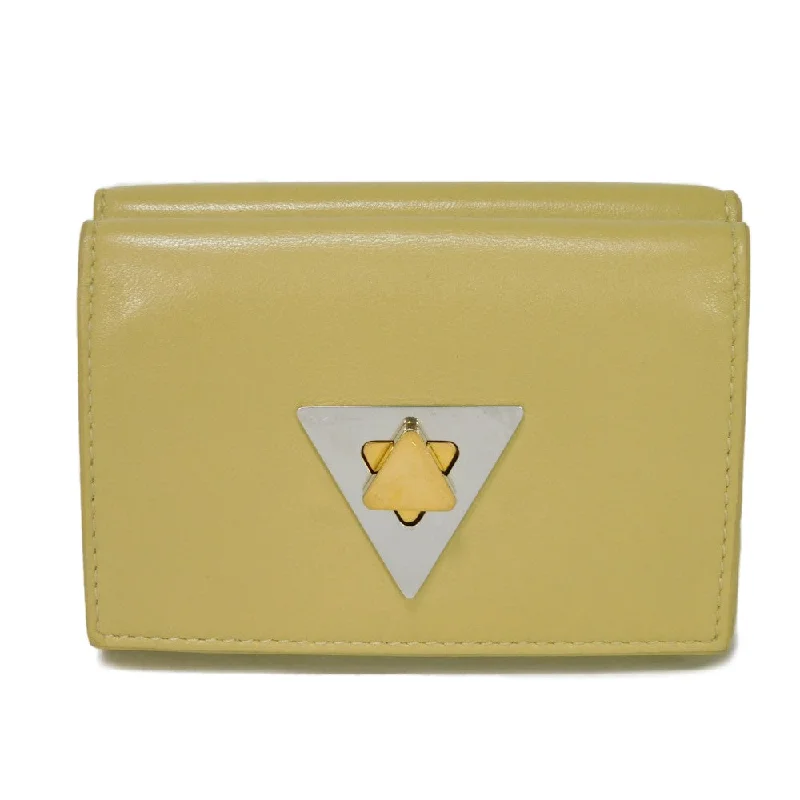 Keychains with leather hooks-Bottega Veneta Triangle Tiny Wallet