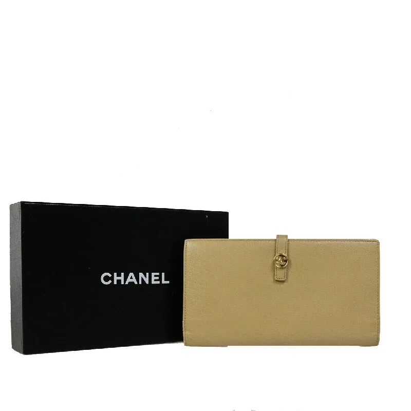 Keychains for key tags-Chanel Coco Button  Leather Wallet  (Pre-Owned)