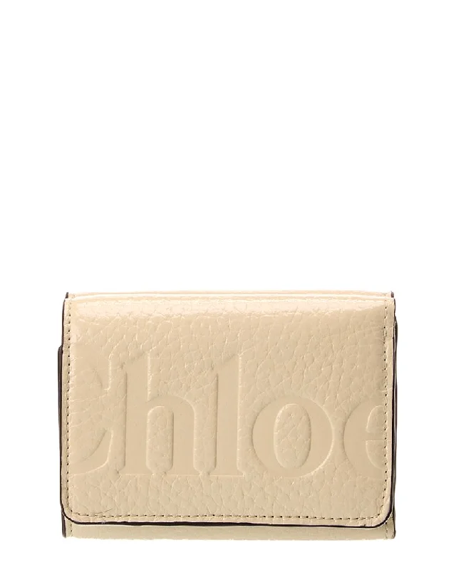 Keychains for vintage collectors-Chloé Logo Leather Trifold Wallet