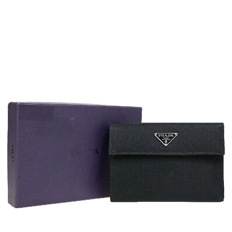 Wallets in trendy finish-Prada --  Leather Wallet  (Pre-Owned)