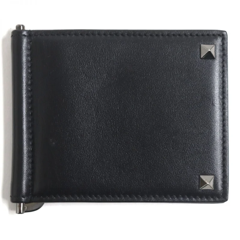 Wallets in durable gear-Valentino Rockstud Spike Leather Wallet