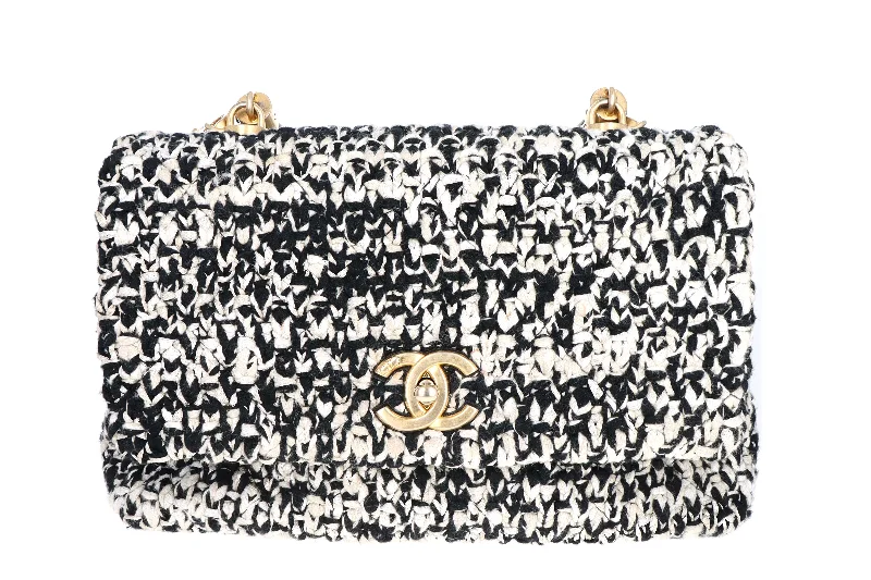 Handbag with clasp-Chanel 2018 Cruise Collection Coco Tweed Flap Bag with Top Handle