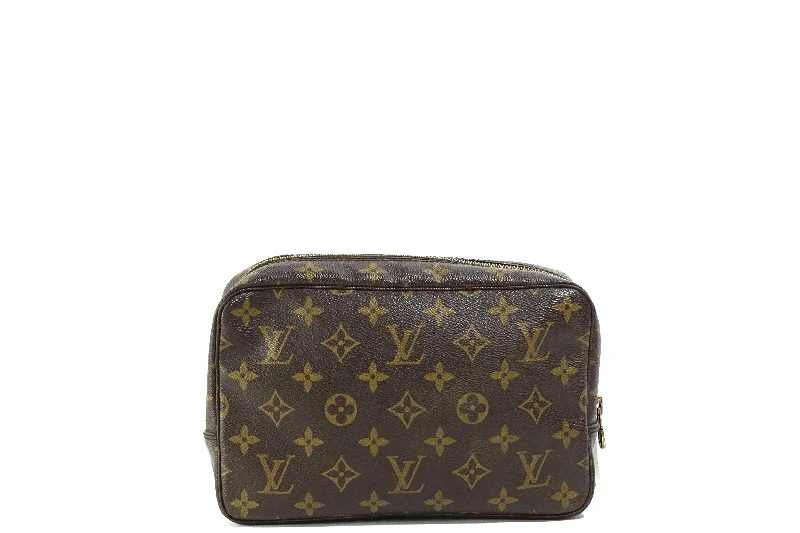 Handbag boho vibe-Louis Vuitton Vintage Monogram Toiletry 23