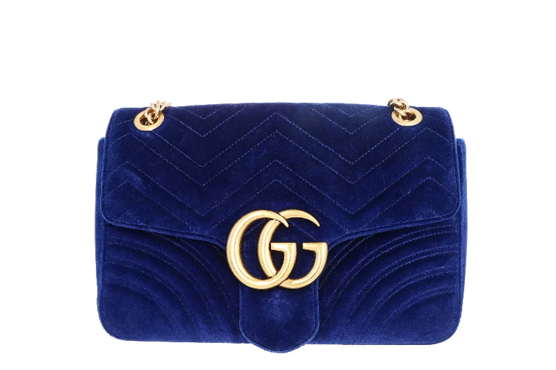 Handbag for travelers-Gucci Medium GG Marmont Matelasse Shoulder Bag