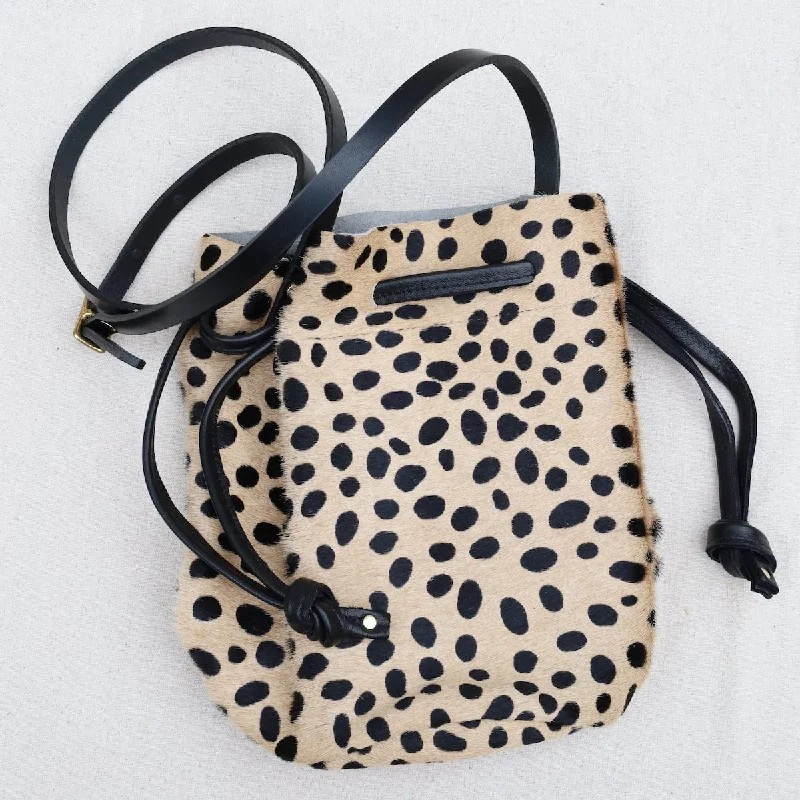 Leisure Bag for yoga-The Ana Bucket in Cheetah with Black