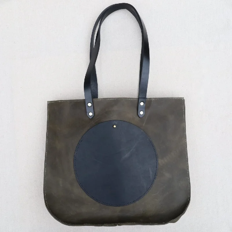 Leisure Bag custom-The Isabel Tote in Juniper & Black