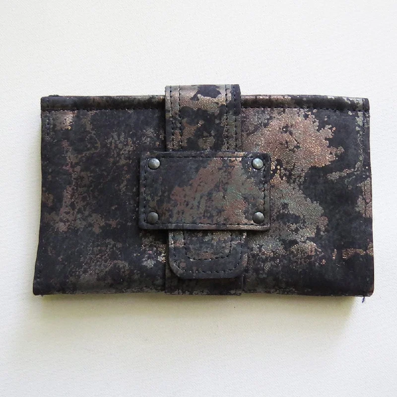 Leisure Bag for adventure-SOFIA WALLET IN OXIDIZED ZINC